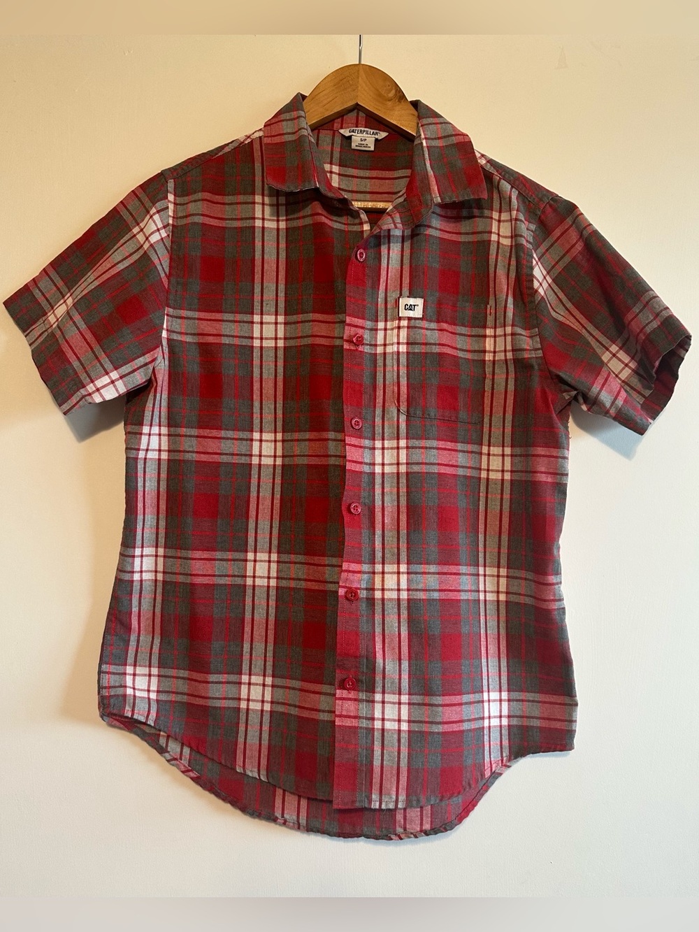 Men’s Caterpillar Red Plaid Short-Sleeve Shirt - Small
